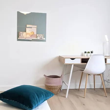 Cosy Iris- T4 - Avec Balcon & Parking Gratuit Apartment