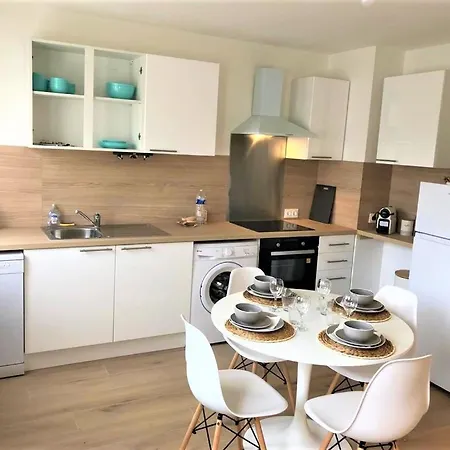 Cosy Iris- T4 - Avec Balcon & Parking Gratuit Apartment