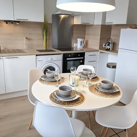 Cosy Iris- T4 - Avec Balcon & Parking Gratuit Apartment *
