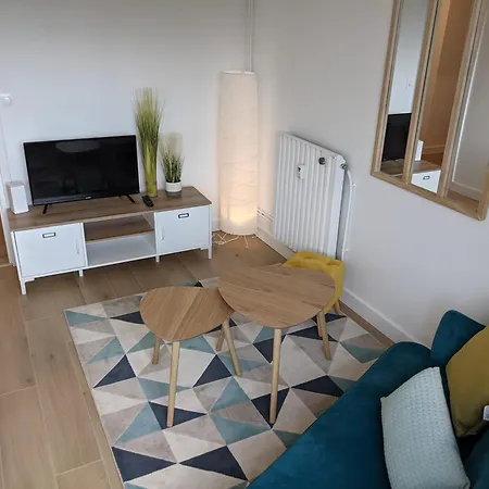 Cosy Iris- T4 - Avec Balcon & Parking Gratuit Apartment